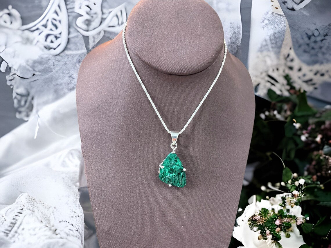 Pendant Necklace Raw Malachite Green Gemstone (925 Sterling Silver) This Pendant Came With Sterling Silver Chain